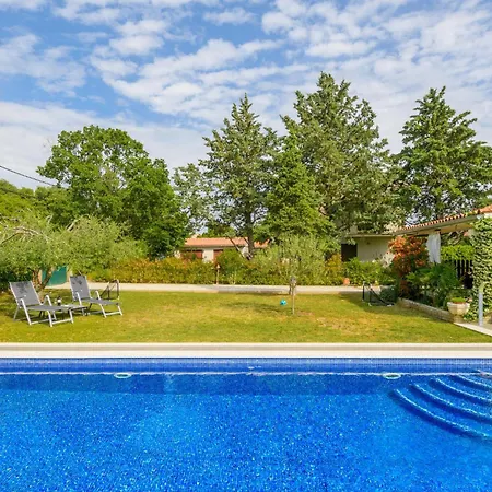 Lovely In With Outdoor Swimming Pool * Krnica