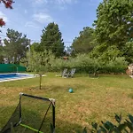 3 Bedroom Beautiful In Vikendica Krnica