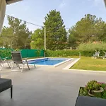 3 Bedroom Beautiful In Vikendica