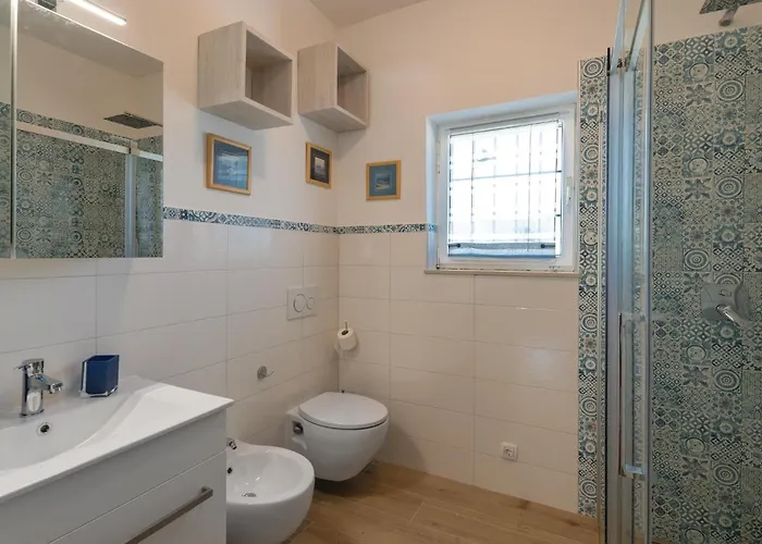 3 Bedroom Beautiful In קרניצה